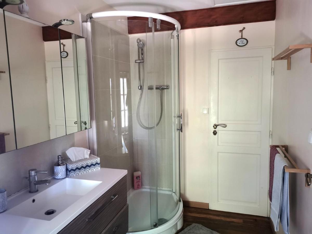 Les Jardins De Camelot Bed & Breakfast Villegouge Екстериор снимка