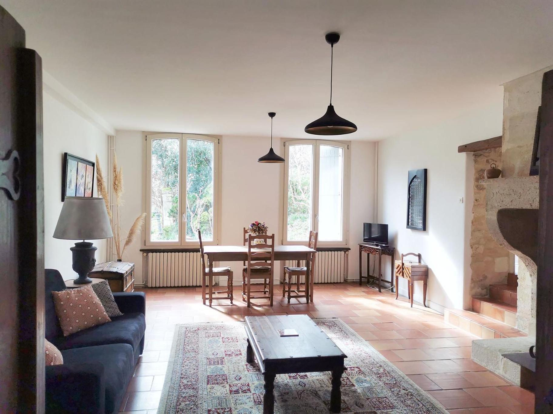 Les Jardins De Camelot Bed & Breakfast Villegouge Екстериор снимка